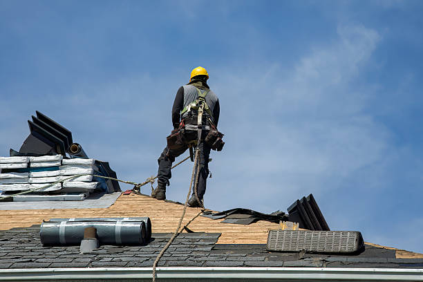 Professional Gutter Installation technician working in Green Mountain, NC